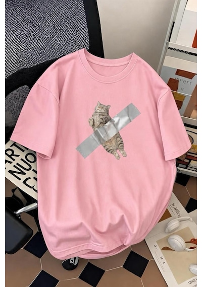 Pop Art Tarzı "bantlanmış Kedi" Desenli Pamuklu Rahat Unisex Tişört Pembe