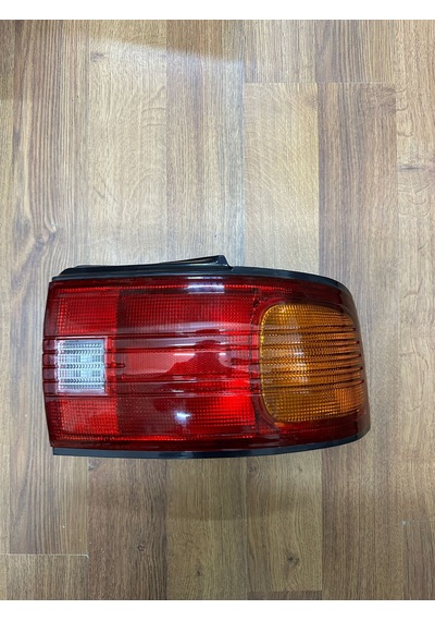 Mazda 323 Sağ Stop Lambası Sedan Duylu Tip 1993-1995