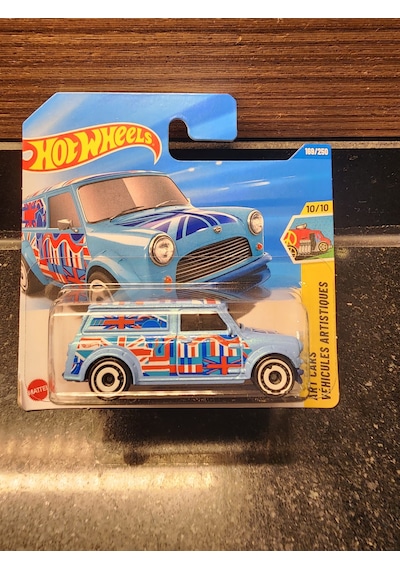 Hot Wheels 1/64 '67 Austin Mini Van