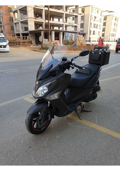Motocam Sym Joymax 250 İ Ön Cam 2015-2016 Model 65cm Şeffaf Renkli 4mm Aparatsız