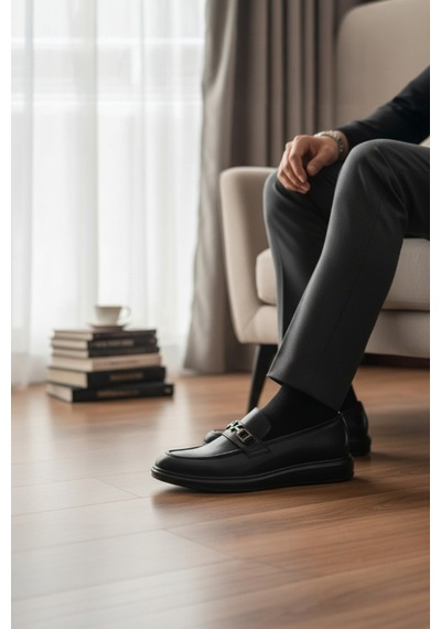 Enoch Hakiki Deri Siyah Metal Aksesuarlı Erkek Comfort Loafer Siyah