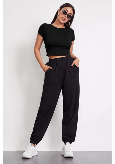 Veraura Lifestyle Kadın Siyah Yuvarlak Yaka Yarım Kol Crop Top Bluz