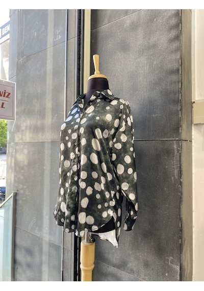 Pera Moda Oversize Kalıp Batik Desenli Puantiyeli Saten Gömlek Haki