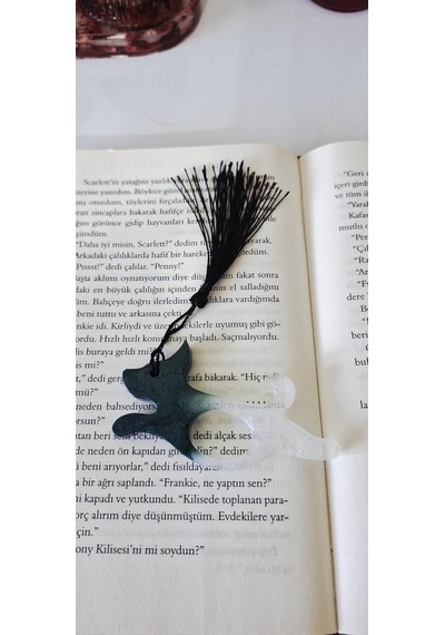 Reçine Kitap Ayracı, El Yapımı, Şeffaf Ve Koyu Mavi Renk, Püsküllü, Dekoratif Okuma Aksesuarı
