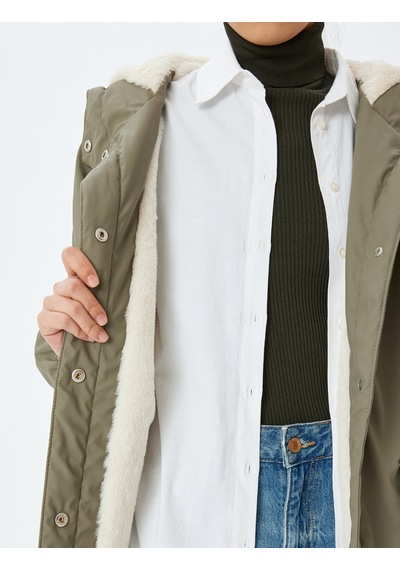 Koton Cepli Çıt Çıt Düğme Kapamalı Cepli İçi Peluş Astarlı Kapüşonlu Oversize Suni Deri Parka Haki 5wak00125ew Haki Koton Cepli Çıt Çıt Düğme Kapamalı Cepli İçi Peluş Astarlı Kapüşonlu Oversize Suni Deri Parka Haki 5wak00125ew Haki