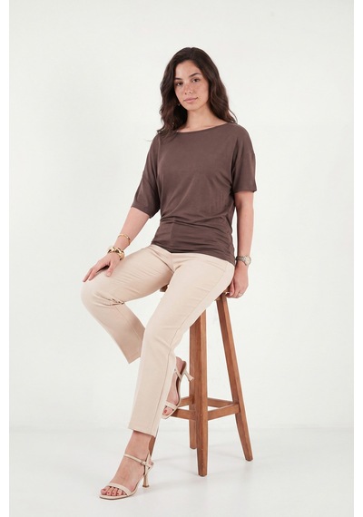 Lela Standart Fit Drape Detaylı Yarasa Kol T Shirt Bayan T Shirt 5866962 Kahve