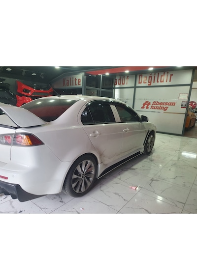 mitsubishi lancer spoiler ----fibersan tuning