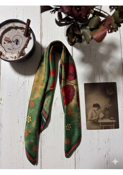 Trend Dokunuş Kadın 50-50 Saten Yaprak Desenli Fular Bandana Yeşil