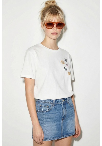 Shade Kadın Pamuk El İşi Çiçek Nakış Detaylı  Tasarım T-shirt 1005 60282050 - Beyaz L