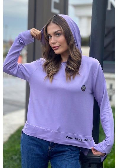 WeShaya Kadın Lila Uzun Kol, Yırtmaç Detaylı, Arma Ve Yazı Detaylı, Kapüşonlu Sweatshirt Bluz Lila WeShaya Kadın Lila Uzun Kol, Yırtmaç Detaylı, Arma Ve Yazı Detaylı, Kapüşonlu Sweatshirt Bluz Lila