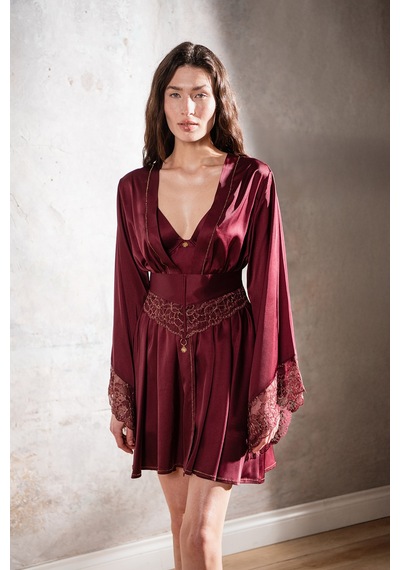 Brigette Bordo Altın Detaylı Dantel Detaylı Kısa Saten Sabahlık / Kimono