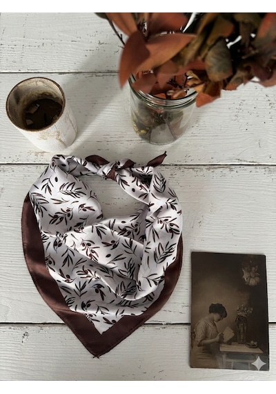 Trend Dokunuş Kadın 50-50 Saten Zeytinli Fular Bandana Beyaz - Kahverengi