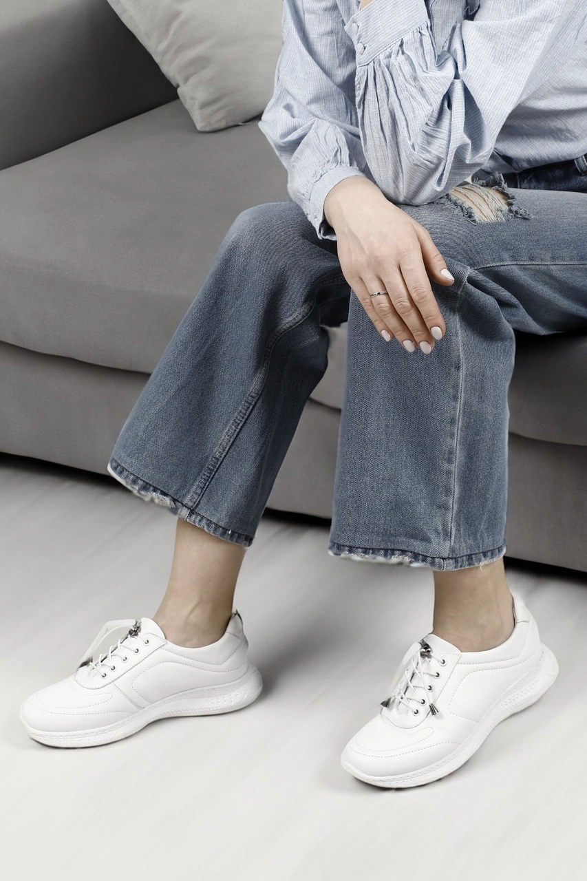 Gönderi(R) Gönderi R Kadın Beyaz Bağcıklı Dolgu Taban Hakiki Deri Sneaker Ddza80742320 Beyaz