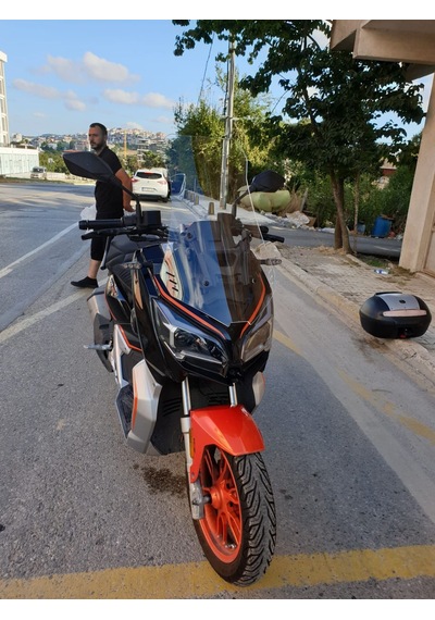 Motocam Qj Atr 125 Ön Cam 2023-2026 Model 75cm Şeffaf Renkli 4mm Uzun