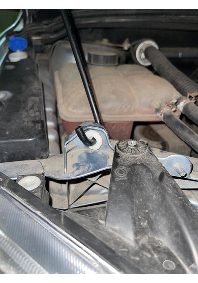 2004-2011 Ford Focus Kaput Destek Çubuğu Pivot Destek Parçası