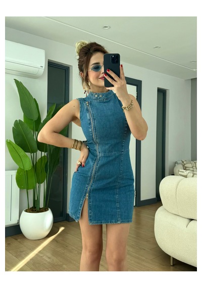Fashion Cocktail Biker Yaka Fit Likralı Boyundan Etek Ucuna Verev Çapraz Fermuarlı Vücuda Tam Oturan Y2k Tarzı Yırtmaca Dönüşen Çapraz Tasarımlı Çıtçıt Dik Yakalı Kolsuz Kot Elbise Mavi Fashion Cocktail Biker Yaka Fit Likralı Boyundan Etek Ucuna Verev Çapraz Fermuarlı Vücuda Tam Oturan Y2k Tarzı Yırtmaca Dönüşen Çapraz Tasarımlı Çıtçıt Dik Yakalı Kolsuz Kot Elbise Mavi