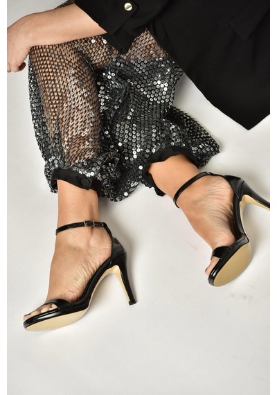 Fox Shoes Y569716909 Siyah İnce Topuklu Kadın Abiye Ayakkabı Siyah