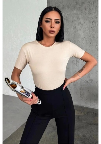 Lisinya Rahat Ve Şık Kısa Kollu Bisiklet Yaka Likralı Viskon Penye Body Bej Çok Renkli Lisinya Rahat Ve Şık Kısa Kollu Bisiklet Yaka Likralı Viskon Penye Body Bej Çok Renkli