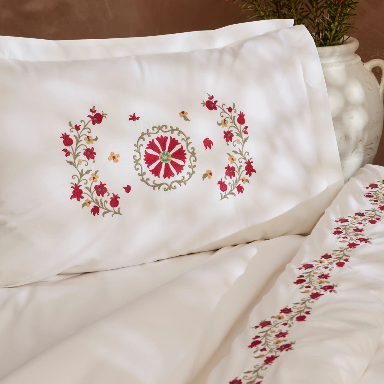 Karaca Home Dornel %100 Pamuk Nakışlı Çift Kişilik Nevresim Takımı Beyaz Beyaz