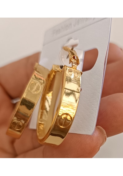 Halka Detay Gold Renk Büyük Boy Çelik Küpe Modern Şık Tasarım Günlük Kullanım çok renkli