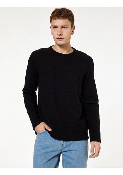 Koton Pamuklu Bisiklet Yaka Basic Slim Fit Uzun Kollu Tişört Siyah 6wam10109hk