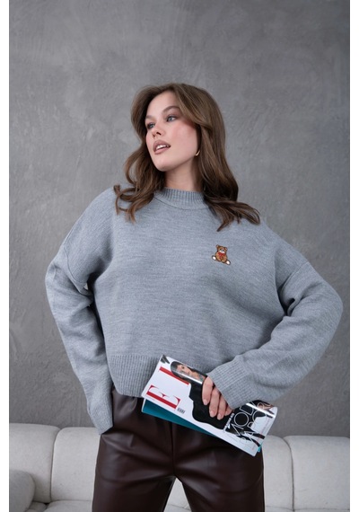 Park Karon Kadın Gri Dik Yaka Oversize Nakışlı Triko Kazak 224301 Gri