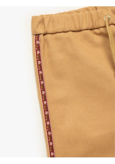 Koton Pamuklu Rahat Kesim Yüksek Bel Beli Bağcıklı Şerit Detaylı Geniş Paça Pantolon Kahverengi 6wkg40028aw Kahve Koton Pamuklu Rahat Kesim Yüksek Bel Beli Bağcıklı Şerit Detaylı Geniş Paça Pantolon Kahverengi 6wkg40028aw Kahve