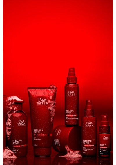 Wella Professionals Ultimate Repair Yıpranmış Saçlar İçin Saçı Ağırlaştırmayan Şampuan 250 Ml