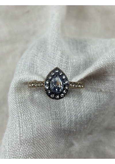 Swarovski Taşlı Su Damlası Yüzük Beyaz