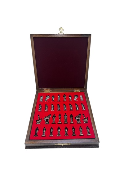 Gifthome Premium Orta Boy Metal Truva & Sparta Satranç Takımı Ve Sandıklı Masif Ahşap Satranç Tahtası 28x28x5,5 Cm.