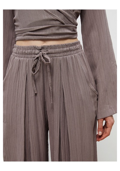 Fashion Cocktail Asimetrik Cepli Lastikli Pantolon Yan Bağlamalı Kollu Crop Yazlık Tatil Dokulu Gofre Kumaşlı Kadın Bohem Boho Takım Set Mürdüm Fashion Cocktail Asimetrik Cepli Lastikli Pantolon Yan Bağlamalı Kollu Crop Yazlık Tatil Dokulu Gofre Kumaşlı Kadın Bohem Boho Takım Set Mürdüm