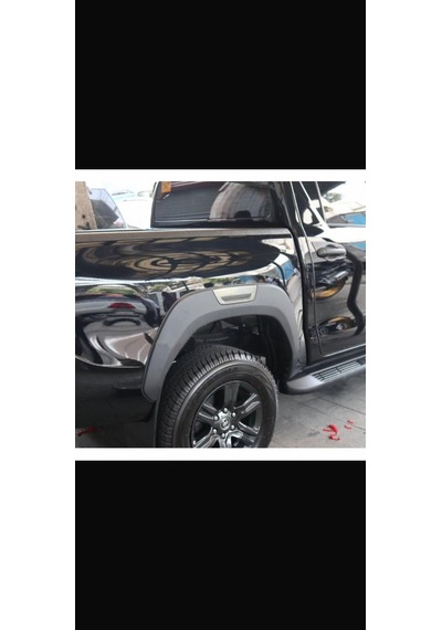 Türkmen Toyota Hılux 2020 Revo Düz Füme Siyah 6 Parça Dodik