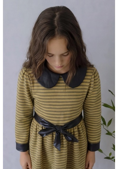 Fesshera Kids Kız Çocuk Elbise Suni Deri Detaylı Bebe Yaka Sırtı Fermuarlı Şık Elbise Sarı Fesshera Kids Kız Çocuk Elbise Suni Deri Detaylı Bebe Yaka Sırtı Fermuarlı Şık Elbise Sarı