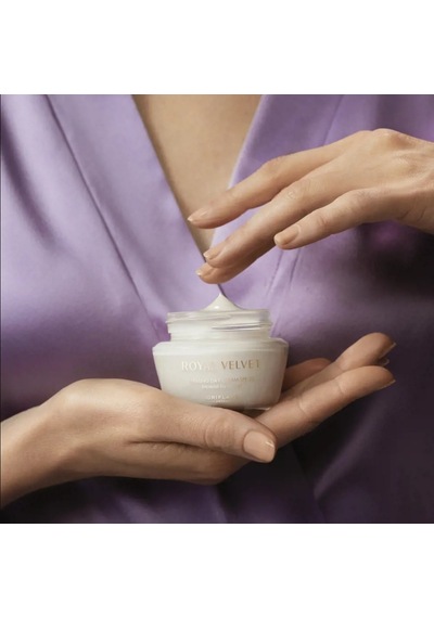 Royal Velvet Sıkılaştırıcı Gündüz Kremi Spf 20