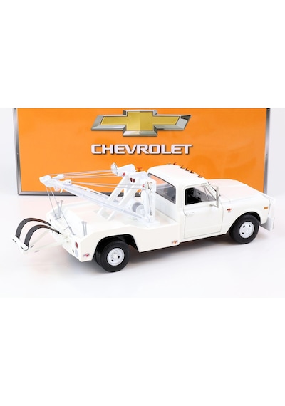 1:18 Greenlight 1968 Chevrolet C-30 Dually Wrecker