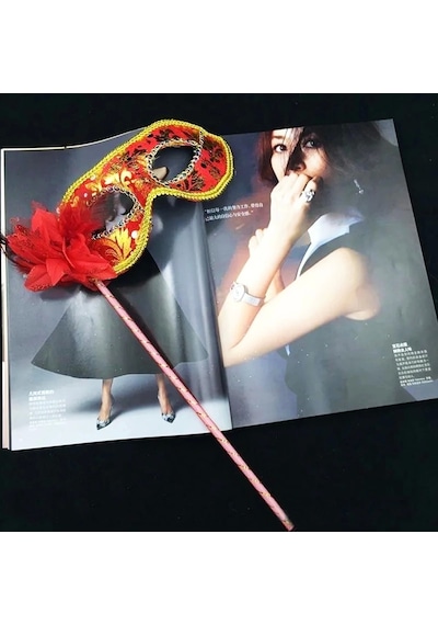 Lüks Taşlı Saplı Maskeli Balo Maskesi Kırmızı Renk 35 Cm