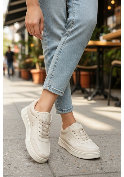 Enoch Kadın Spor Ayakkabı Amblem Detaylı Ve Ortopedik Düz Tabanlı Casual Sneaker Bej