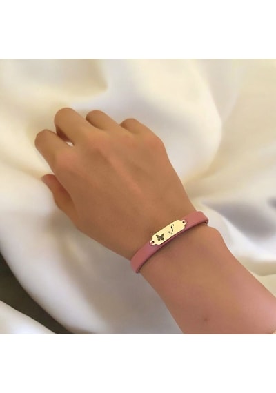Archin Ş Harfine Özel Kelebek Motifli 14 Ayar Altın Plakalı Koyu Pembe Derili Hediye Bileklik-654harf Ş Archin Ş Harfine Özel Kelebek Motifli 14 Ayar Altın Plakalı Koyu Pembe Derili Hediye Bileklik-654harf Ş