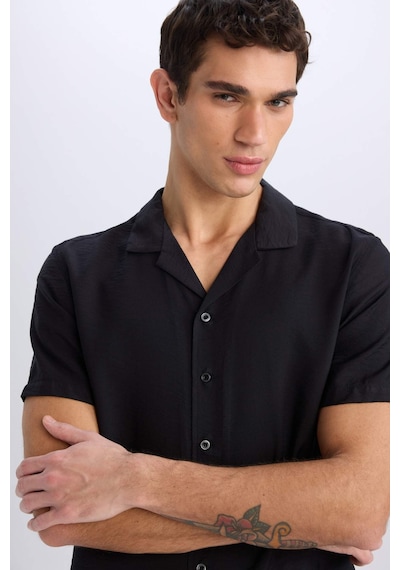 DeFacto Modern Fit Yazlık Polo Yaka Basic Düz Kısa Kollu Gömlek V8406AZ25SMBK27