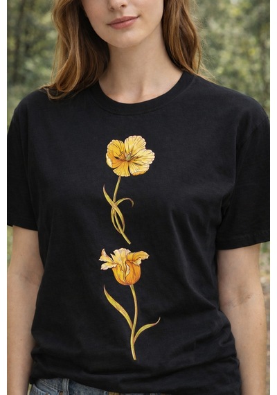 Herkesemoda Sarı Çiçek Baskı Detaylı Basic T-shirt Siyah