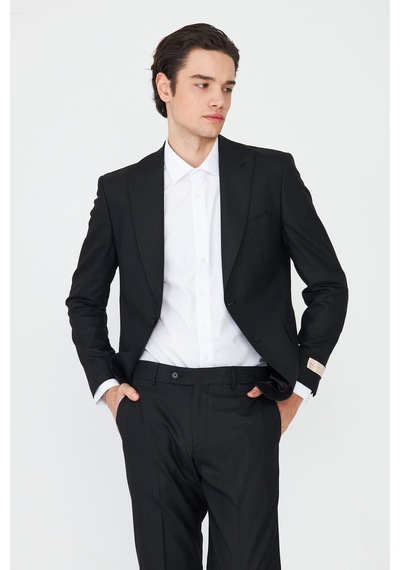 Siyah İnce Çizgili Modern Slim Fit Klasik Yaka Takım Elbise Desenli