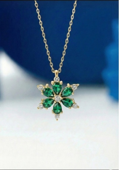 Çekirdekjewelry 925 Ayar Gümüş Yesil Taşlı Kamelya Çiçeği Kolye Sarı Yeşil