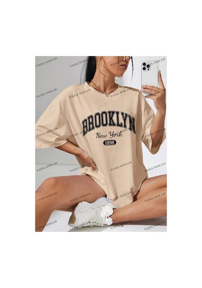 Tarzsokak 1898 New York Baskılı Oversize Kalıp Unisex T-shirt Bej