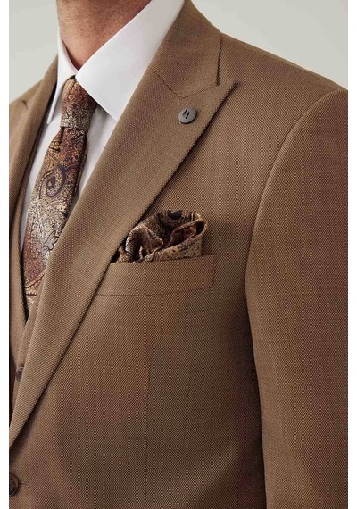 Erkek Bej Slim Fit Yelekli Sivri Yaka Takım Elbise