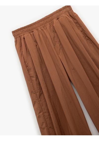 Koton Rahat Kalıp Beli Lastikli Cepli Pileli Paraşüt Pantolon Kahverengi 5sal40108ıw Kahve Koton Rahat Kalıp Beli Lastikli Cepli Pileli Paraşüt Pantolon Kahverengi 5sal40108ıw Kahve