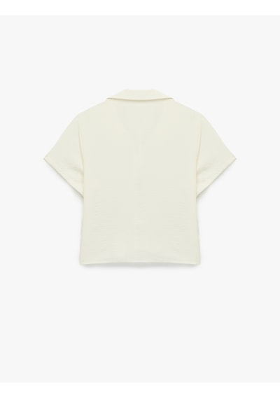 Koton Rahat Kalıp Aerobin Kumaş Kısa Kollu Polo Yaka Crop Tişört Kırık Beyaz 5sak60223pw Ekru Koton Rahat Kalıp Aerobin Kumaş Kısa Kollu Polo Yaka Crop Tişört Kırık Beyaz 5sak60223pw Ekru