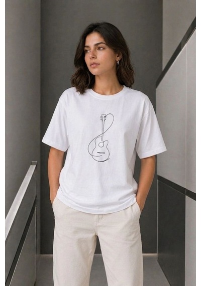 Kadın Minimal Gitar Baskılı Tişört T-shirt Yazlık Kısa Kol Bisiklet Yaka T-shirt - Beyaz