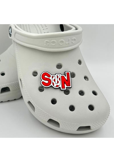 Crocs Terlik Süsü Ve Aksesuarı , Çanta Süsü Jibbitz 3d Sun Yazılı 06 Görsel Logo Aksesuar Kırmızı-beyaz-siyah Crocs Terlik Süsü Ve Aksesuarı , Çanta Süsü Jibbitz 3d Sun Yazılı 06 Görsel Logo Aksesuar Kırmızı-beyaz-siyah