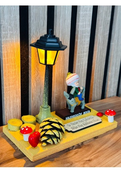 Dekoratif Nasreddin Hoca Biblosu Işıklı Ahşap Standlı El Yapımı Nostaljik Hediye