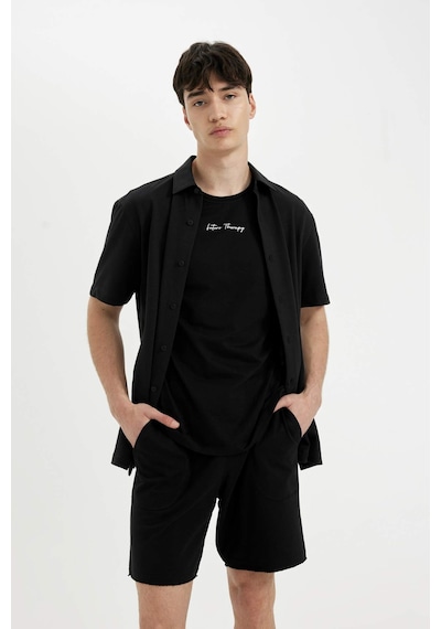 DeFacto Slim Fit Dar Kesim Dar Paça Cepli Basic Düz Şort B8673AX24SMBK81